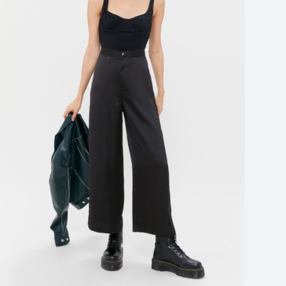 ⭐️ UO Olympia Satin Wide Leg Chic Glam Minimal Boho Classy Classic Hipster Pant - Picture 2 of 4